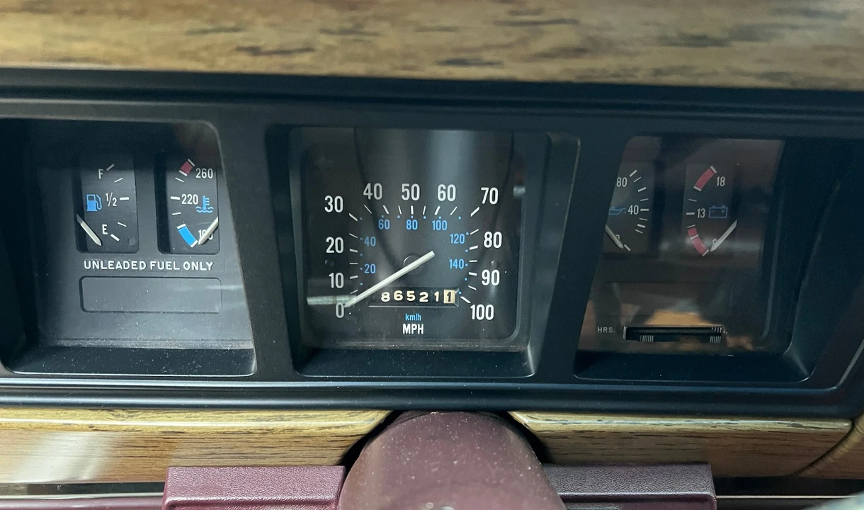 1990 Jeep SJ Grand Wagoneer - Image 8 of 17