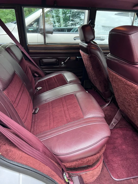 1990 Jeep SJ Grand Wagoneer - Image 6 of 17