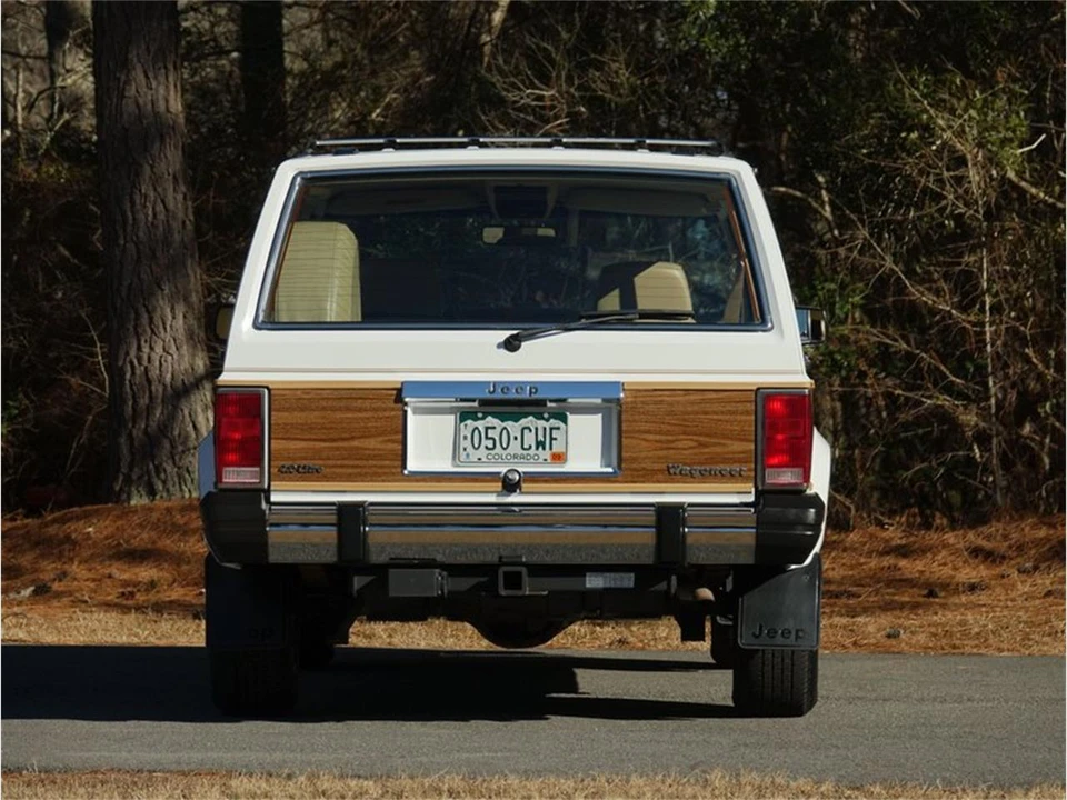 1990 Jeep SJ Grand Wagoneer - Image 11 of 31