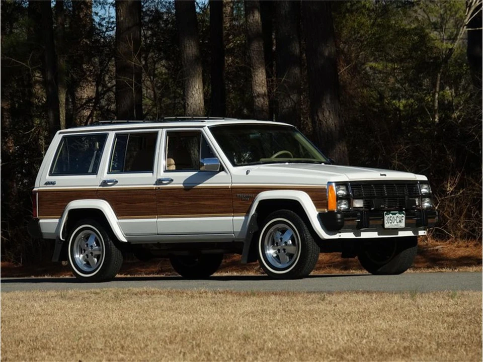 1990 Jeep SJ Grand Wagoneer - Image 2 of 31