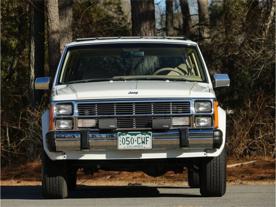 1990 Jeep SJ Grand Wagoneer - Image 5 of 31