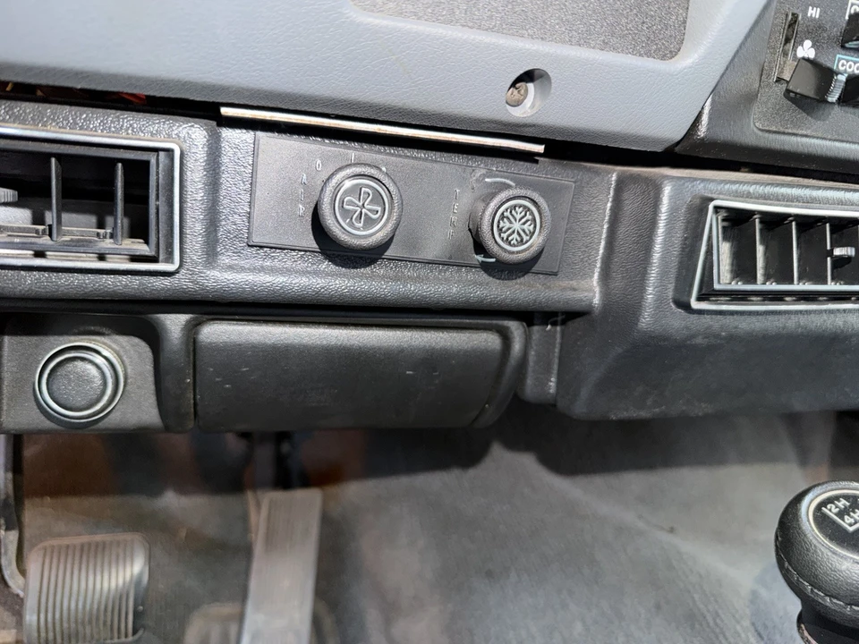1990 Jeep YJ Wrangler - Image 14 of 29