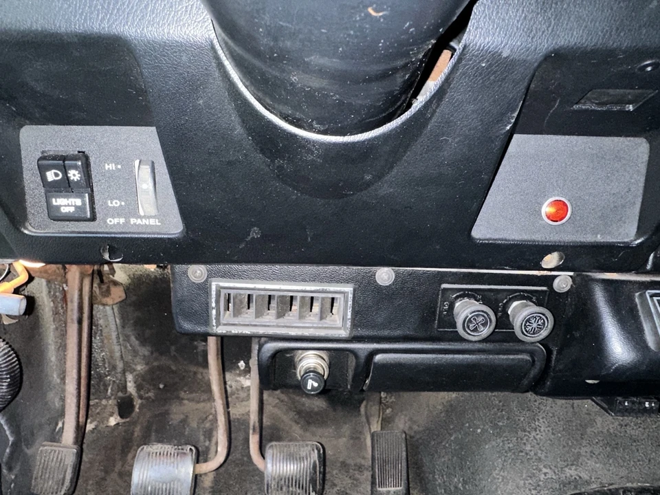 1990 Jeep YJ Wrangler - Image 16 of 23