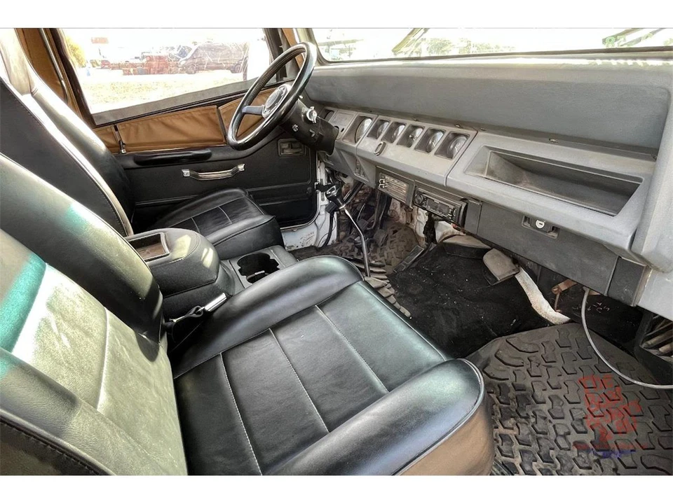 1990 Jeep YJ Wrangler - Image 9 of 12