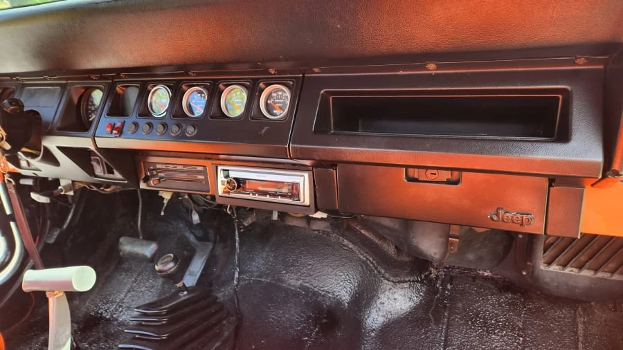 1990 Jeep YJ Wrangler - Image 15 of 21