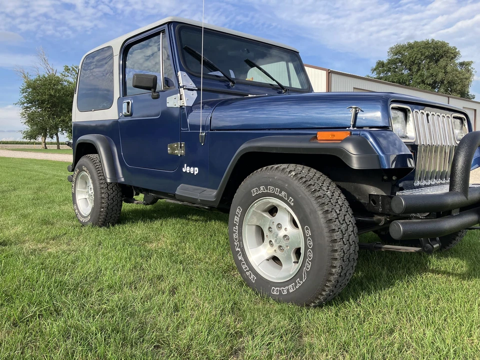 1990 Jeep YJ Wrangler - Image 10 of 31