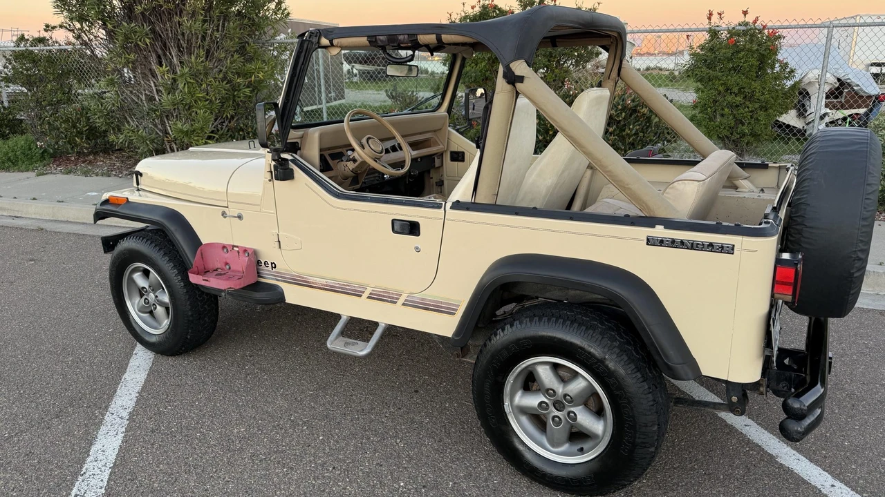 1990 Jeep YJ Wrangler - Image 7 of 31