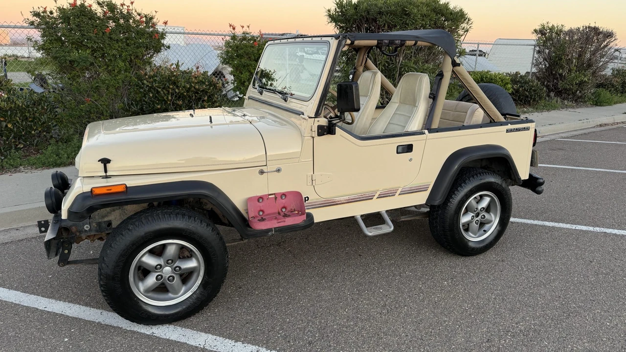 1990 Jeep YJ Wrangler - Image 5 of 31