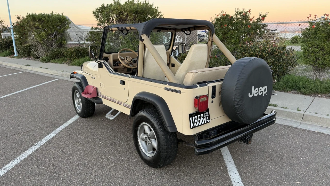 1990 Jeep YJ Wrangler - Image 9 of 31