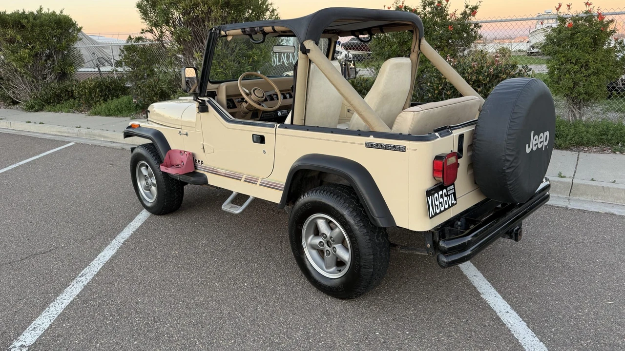 1990 Jeep YJ Wrangler - Image 8 of 31