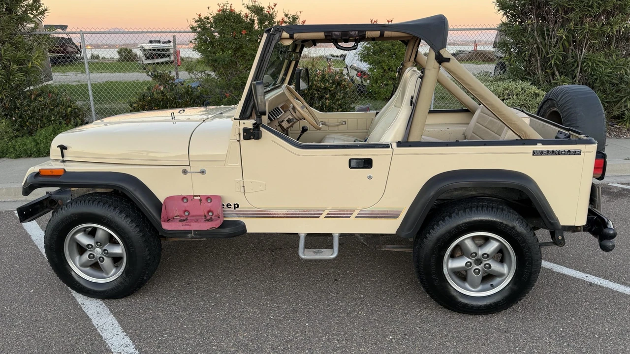 1990 Jeep YJ Wrangler - Image 6 of 31