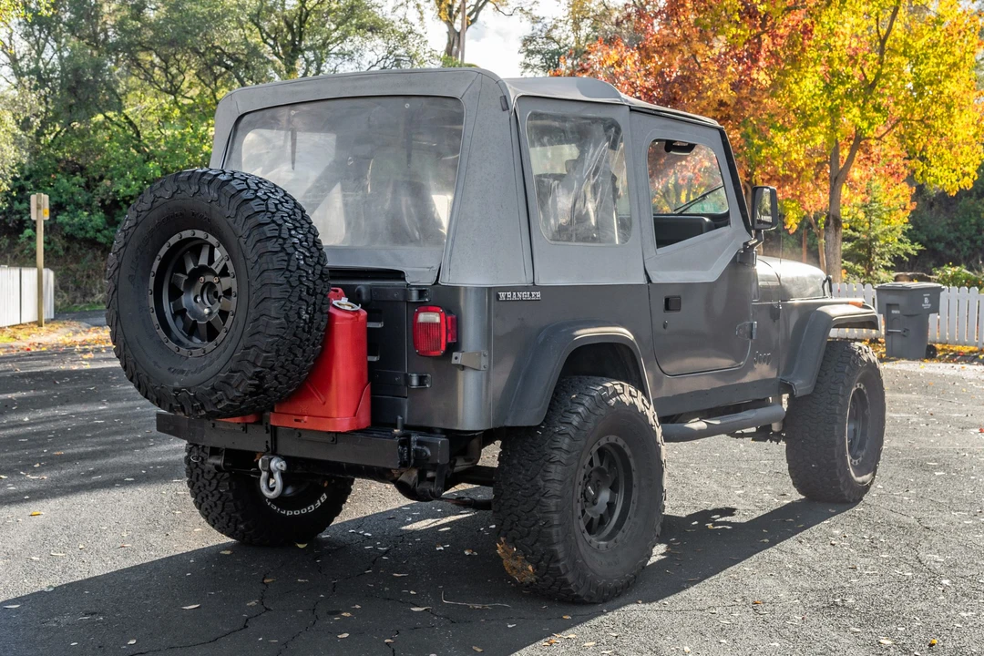 1990 Jeep YJ Wrangler - Image 9 of 31