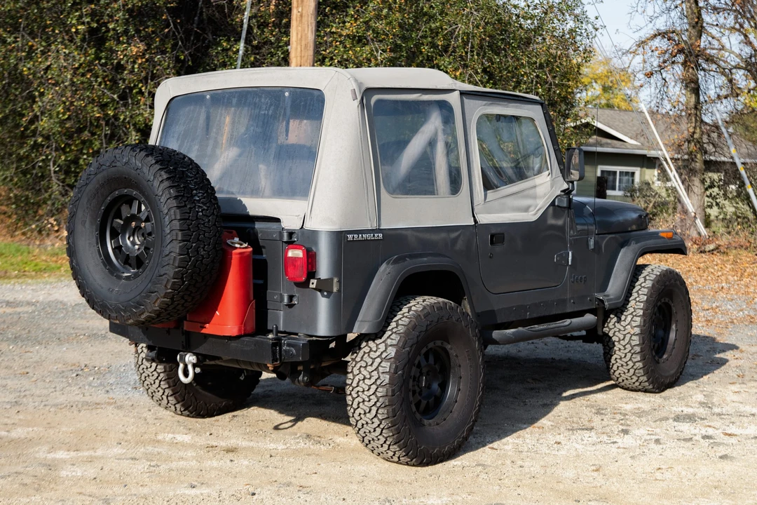 1990 Jeep YJ Wrangler - Image 8 of 31