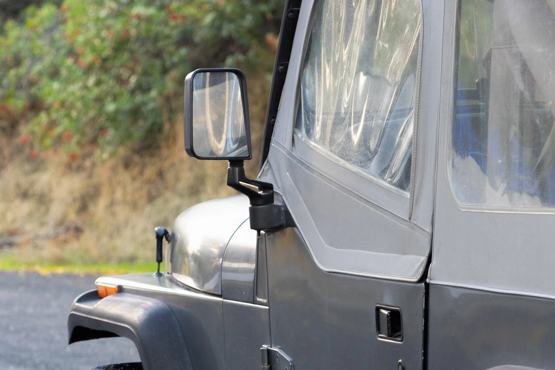 1990 Jeep YJ Wrangler - Image 25 of 31
