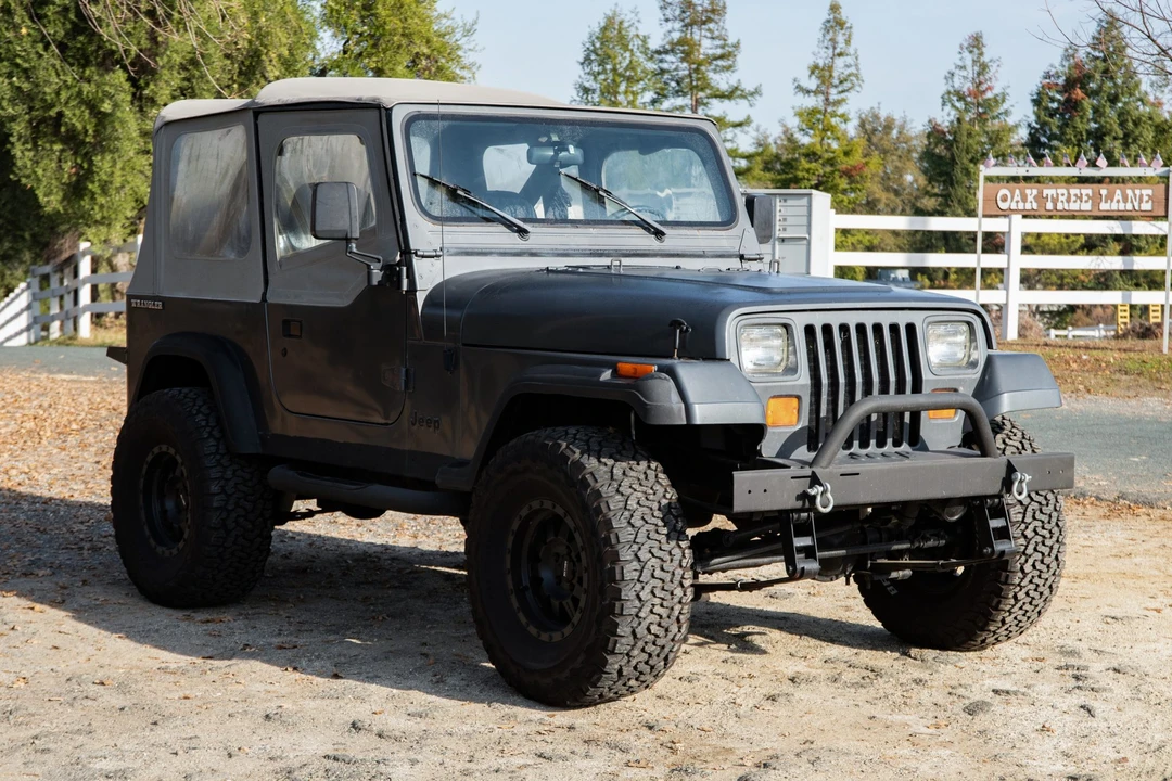 1990 Jeep YJ Wrangler - Image 5 of 31
