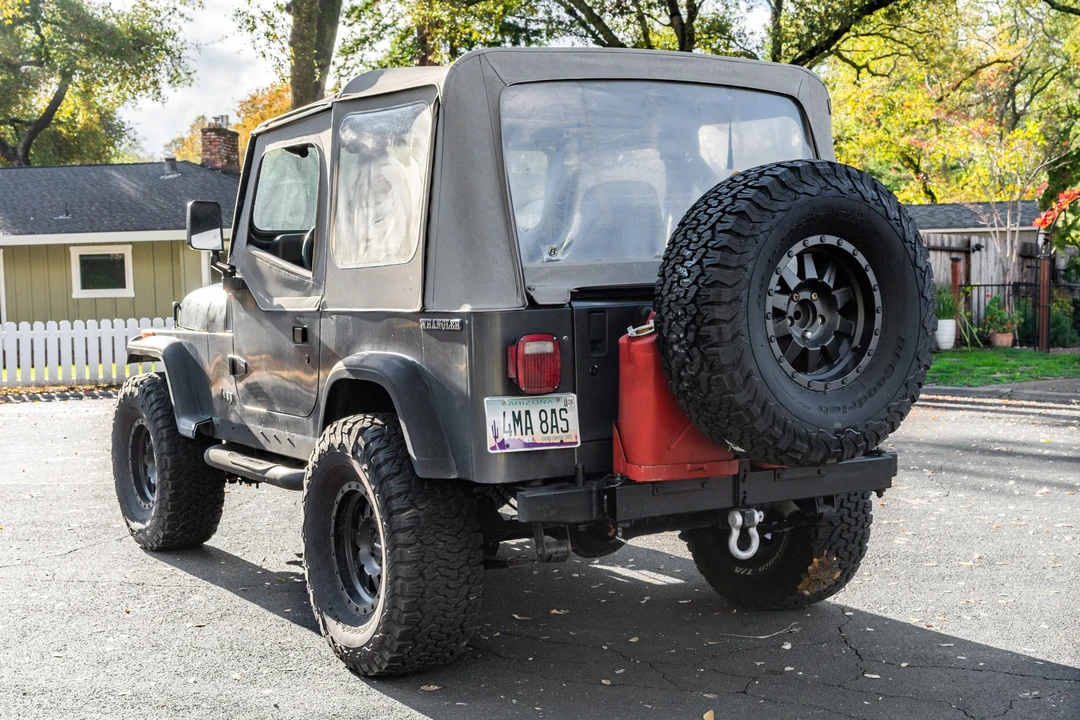 1990 Jeep YJ Wrangler - Image 12 of 31