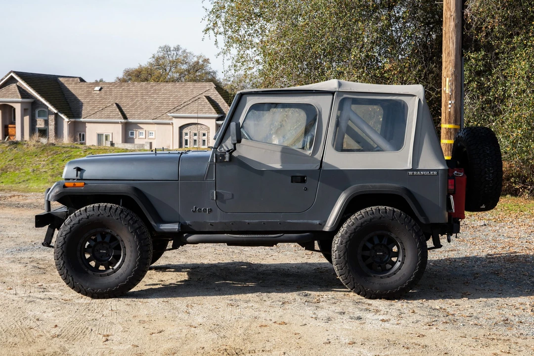 1990 Jeep YJ Wrangler - Image 14 of 31