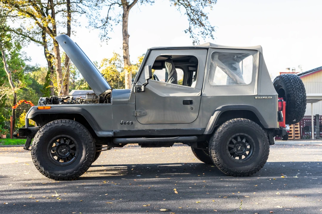 1990 Jeep YJ Wrangler - Image 15 of 31