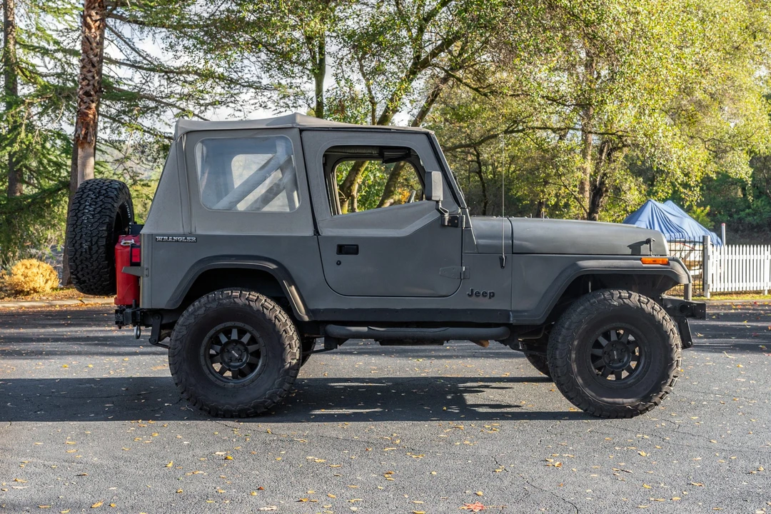 1990 Jeep YJ Wrangler - Image 7 of 31