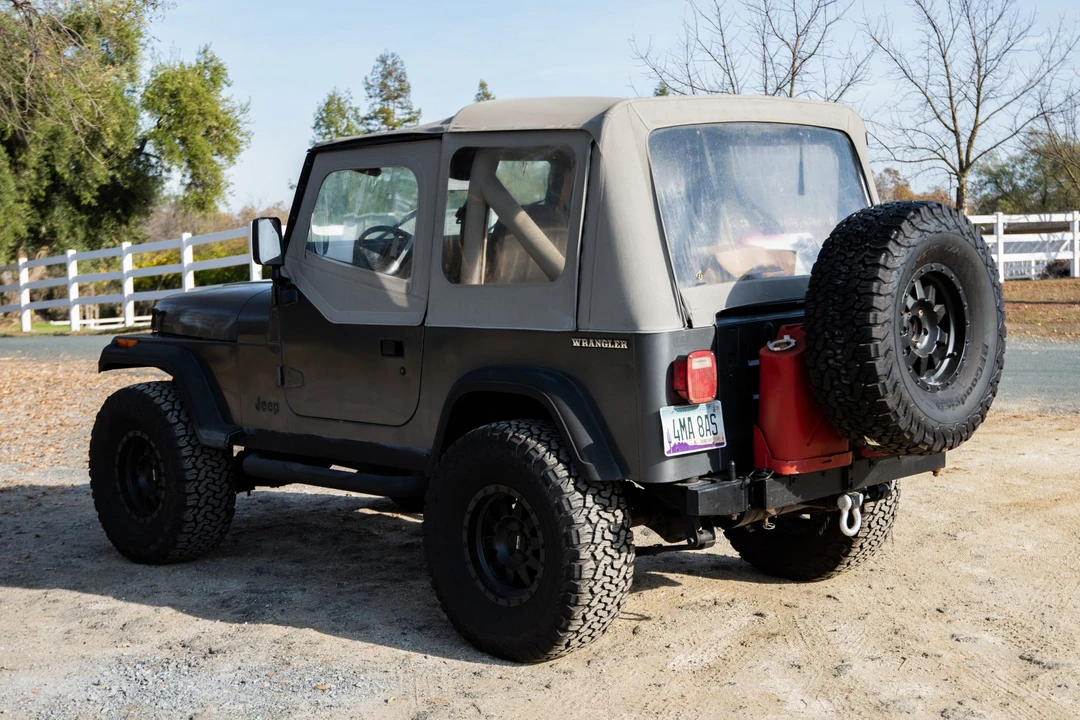 1990 Jeep YJ Wrangler - Image 13 of 31