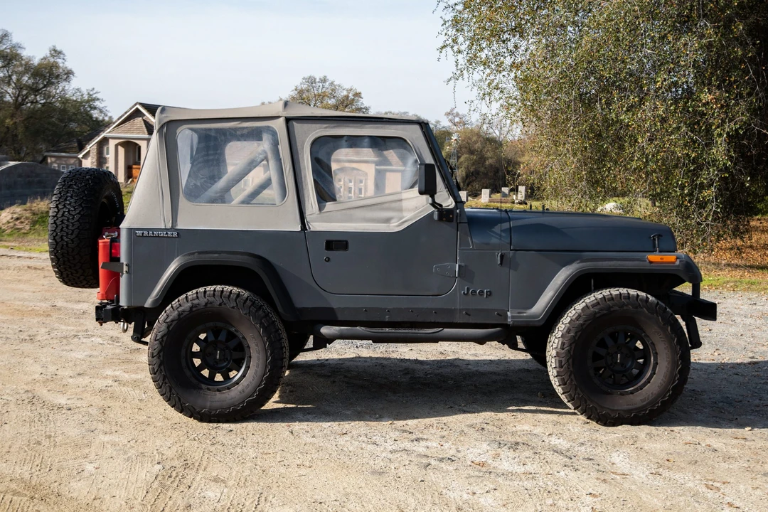 1990 Jeep YJ Wrangler - Image 6 of 31