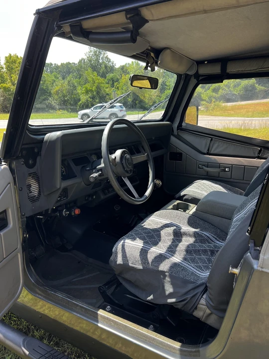 1990 Jeep YJ Wrangler - Image 26 of 31