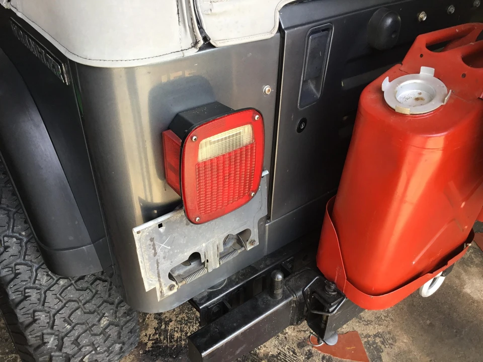 1990 Jeep YJ Wrangler - Image 21 of 31