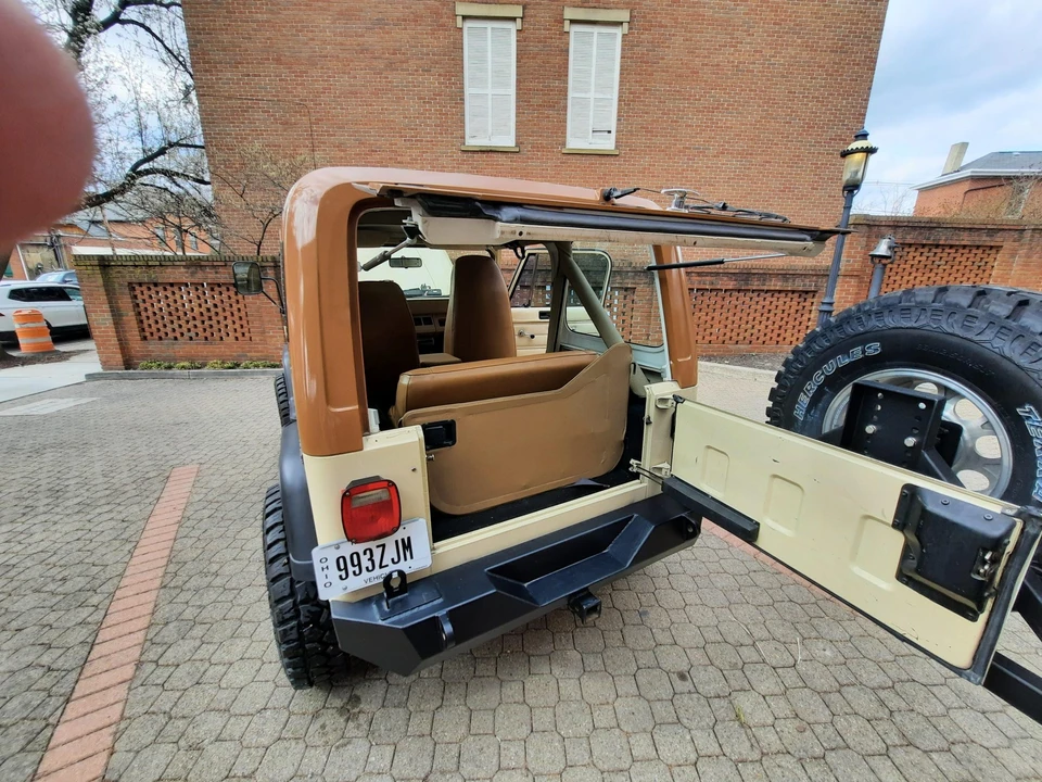 1990 Jeep YJ Wrangler - Image 19 of 31