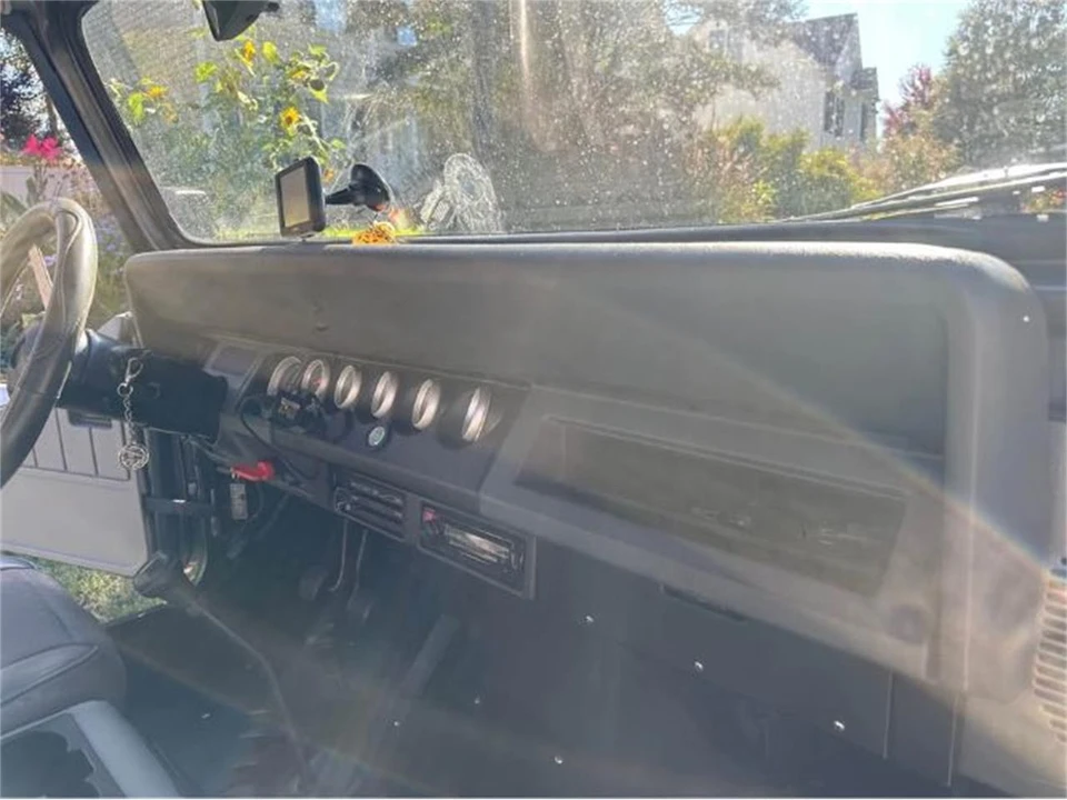 1990 Jeep YJ Wrangler - Image 4 of 13