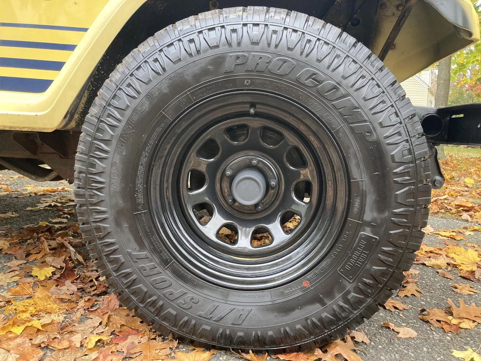 1990 Jeep YJ Wrangler - Image 26 of 31