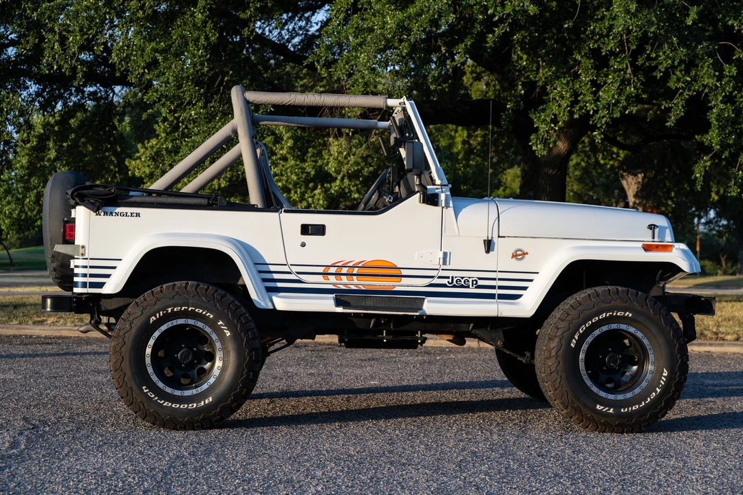 1990 Jeep YJ Wrangler - Image 11 of 31