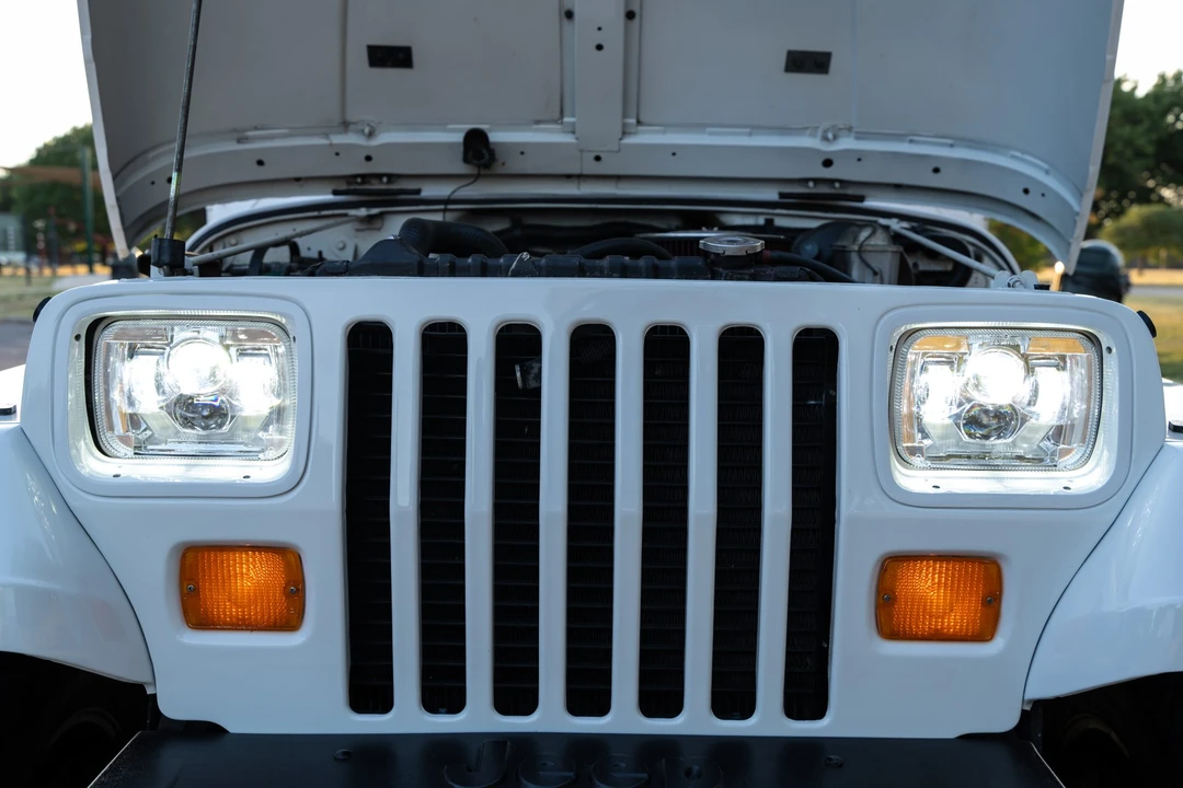 1990 Jeep YJ Wrangler - Image 25 of 31