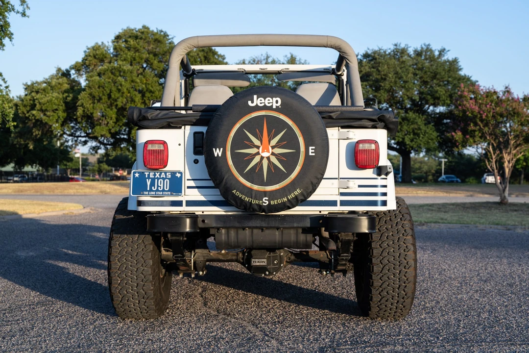 1990 Jeep YJ Wrangler - Image 8 of 31