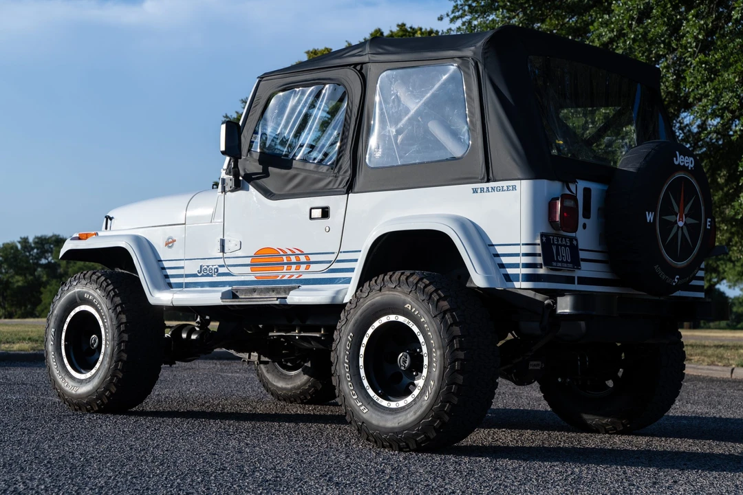 1990 Jeep YJ Wrangler - Image 17 of 31