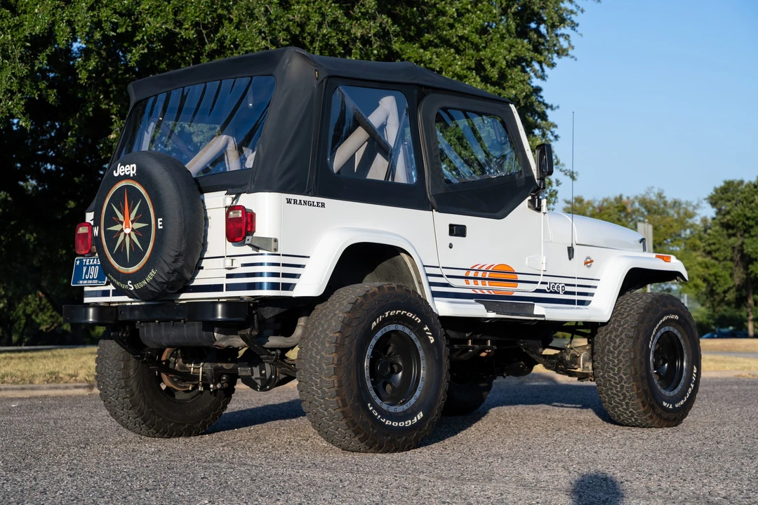 1990 Jeep YJ Wrangler - Image 19 of 31