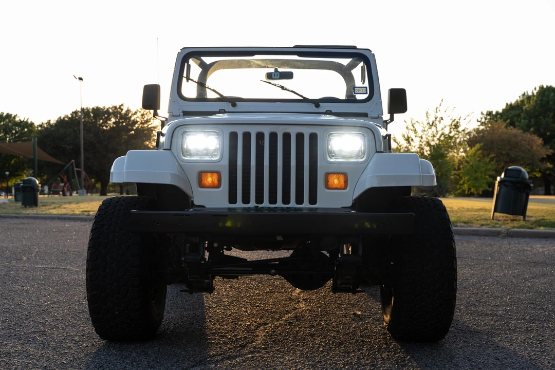 1990 Jeep YJ Wrangler - Image 13 of 31