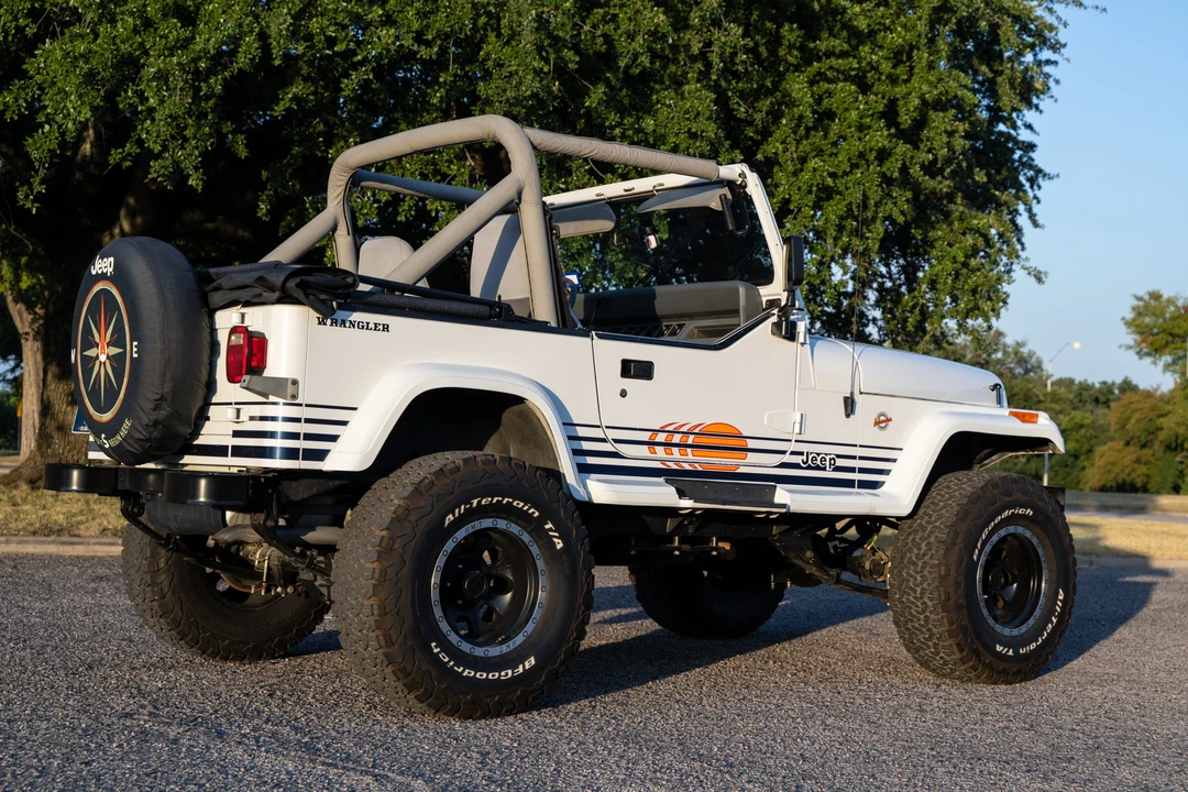 1990 Jeep YJ Wrangler - Image 10 of 31