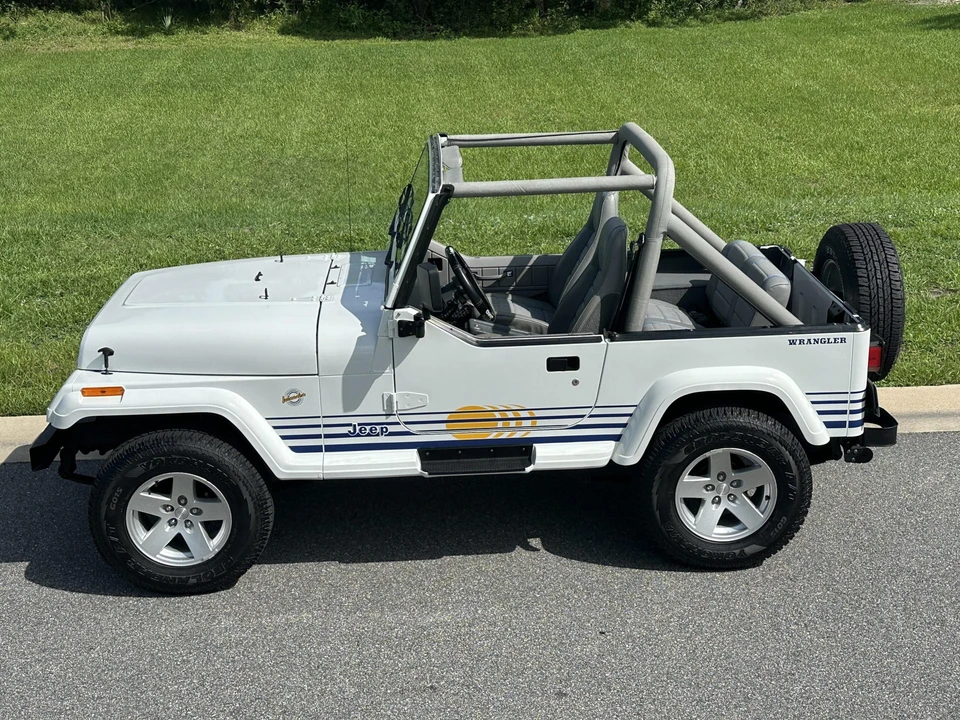 1990 Jeep YJ Wrangler - Image 4 of 31