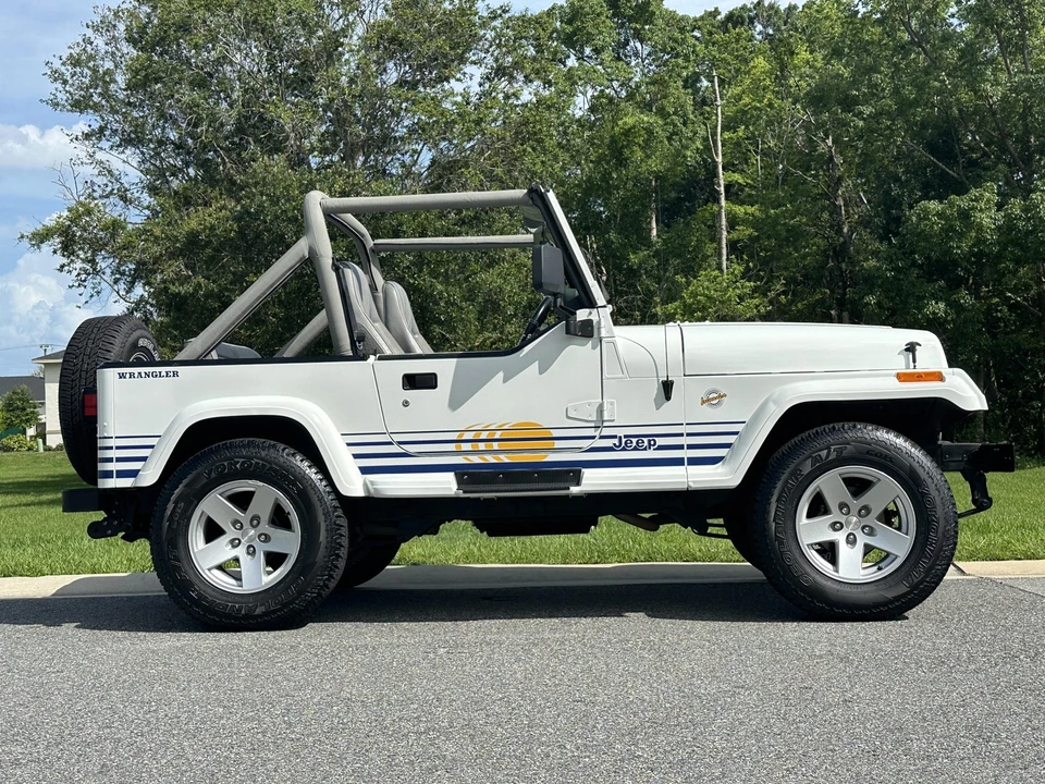 1990 Jeep YJ Wrangler - Image 12 of 31