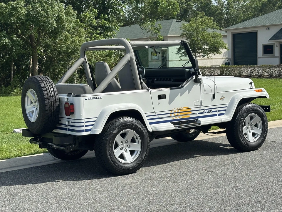 1990 Jeep YJ Wrangler - Image 10 of 31