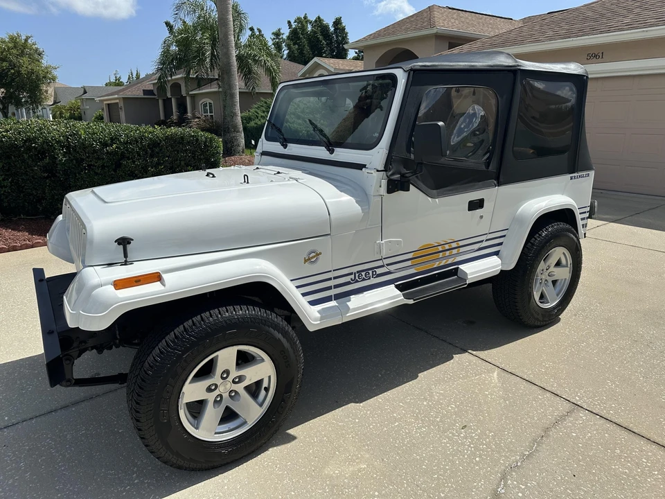 1990 Jeep YJ Wrangler - Image 21 of 31