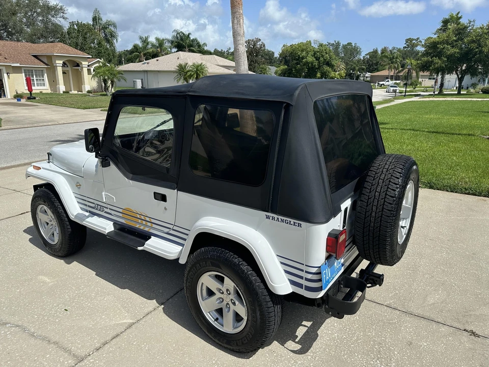 1990 Jeep YJ Wrangler - Image 25 of 31