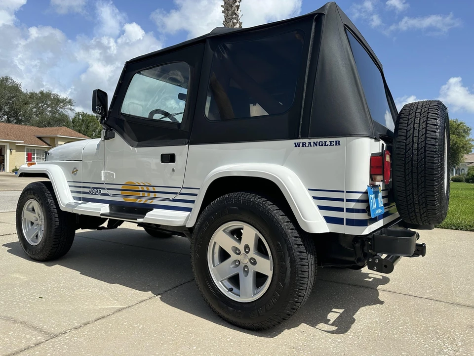 1990 Jeep YJ Wrangler - Image 24 of 31