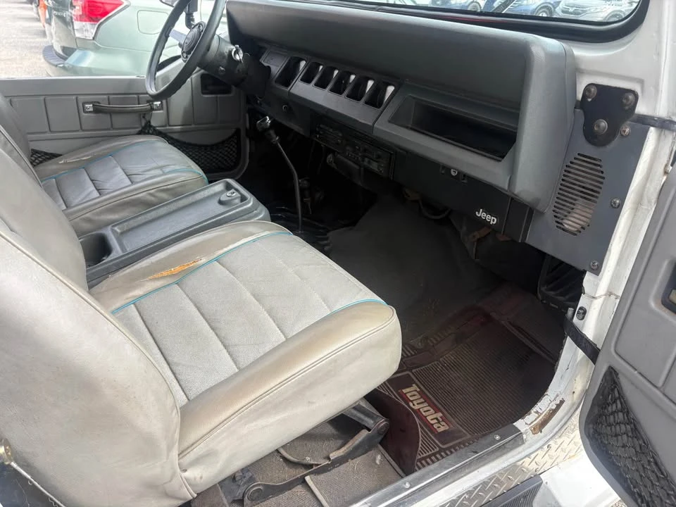 1990 Jeep YJ Wrangler - Image 13 of 13