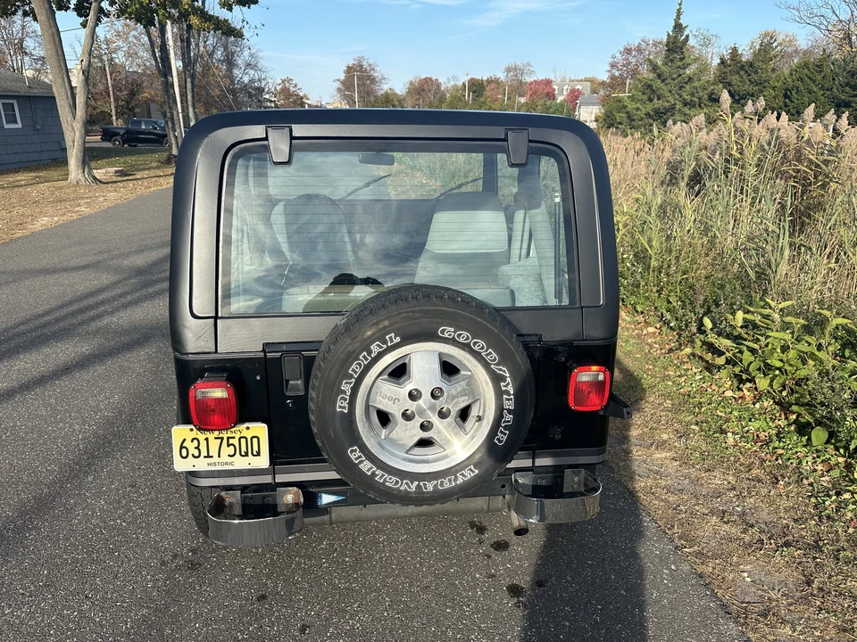 1990 Jeep YJ Wrangler - Image 6 of 31