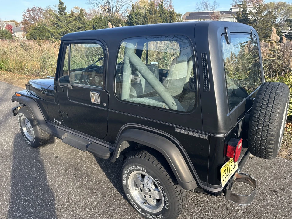 1990 Jeep YJ Wrangler - Image 5 of 31