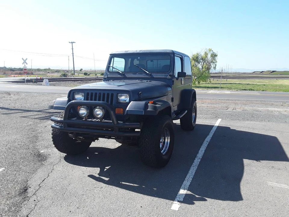 1990 Jeep YJ Wrangler - Image 2 of 2