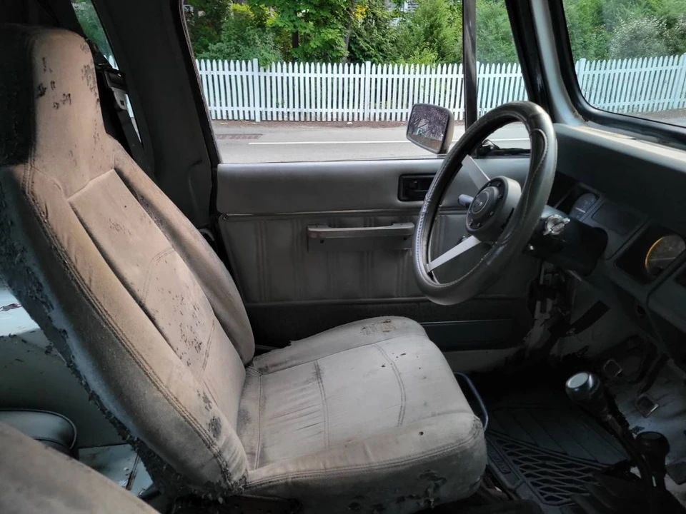 1990 Jeep YJ Wrangler - Image 11 of 17