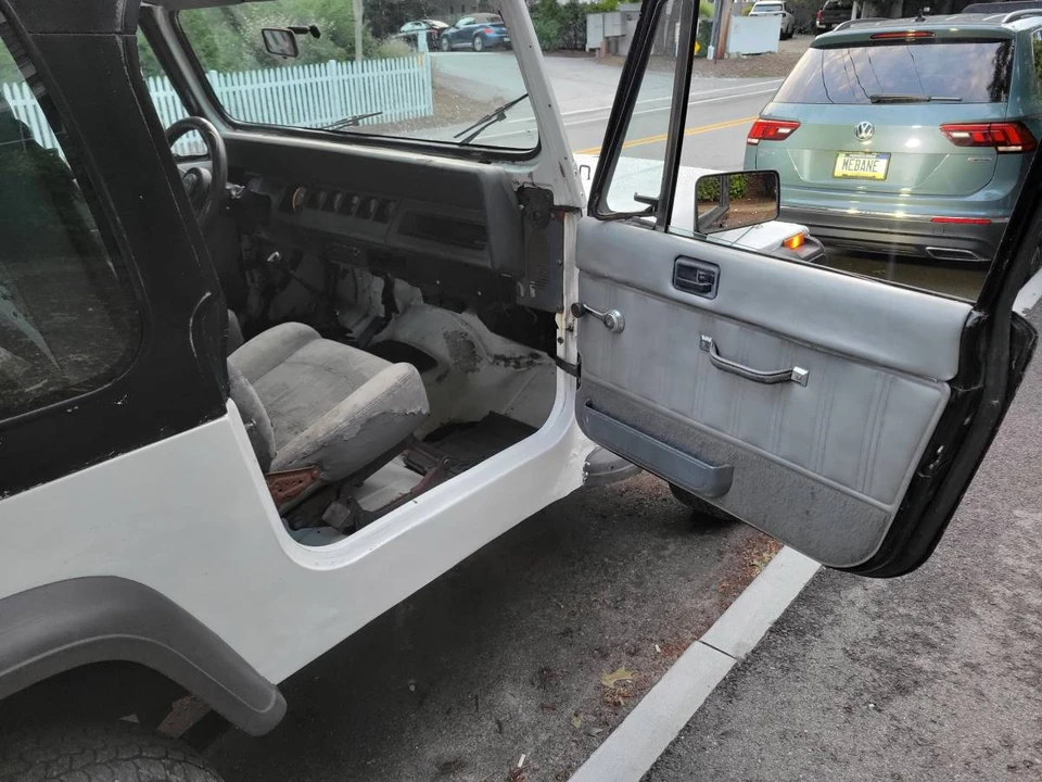 1990 Jeep YJ Wrangler - Image 6 of 17
