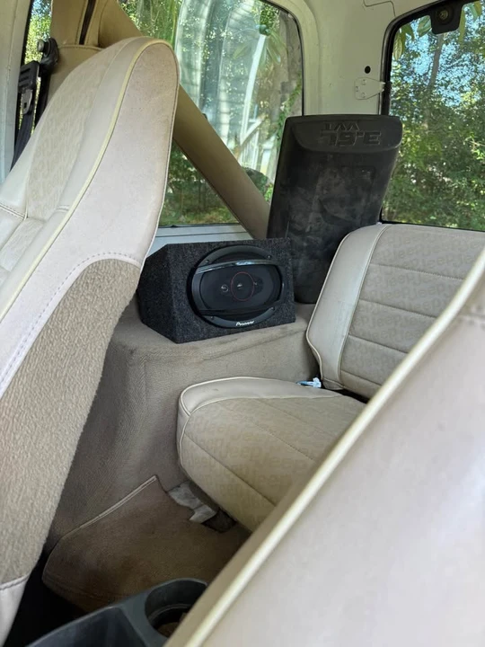 1990 Jeep YJ Wrangler - Image 5 of 5